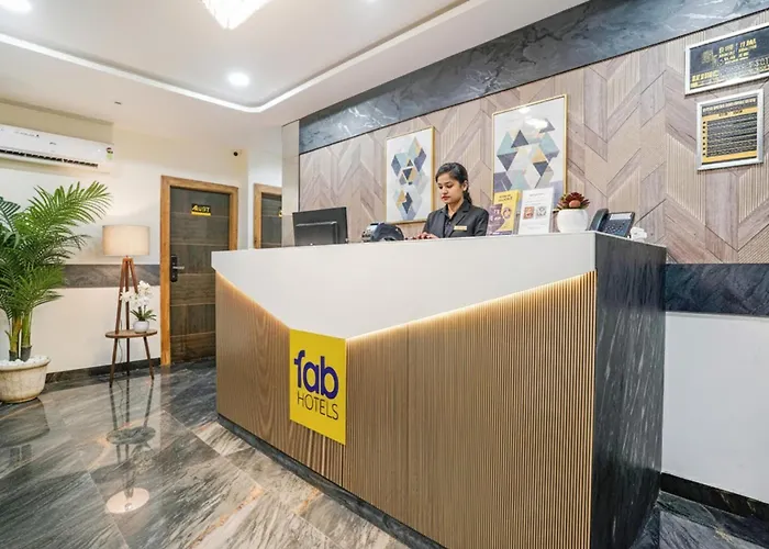 De Hotel Riza International - Nr Nesco Exhibition Centre Mumbai
